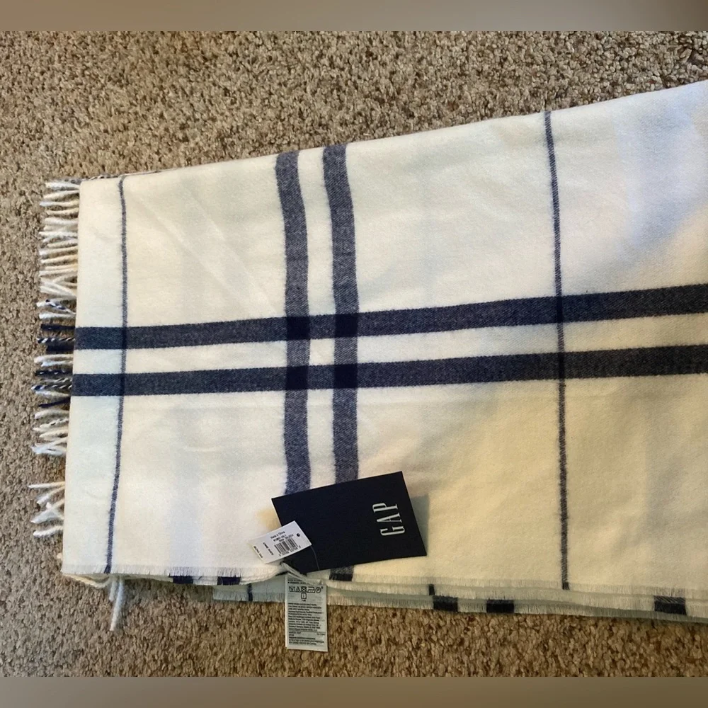 Women’s scarf